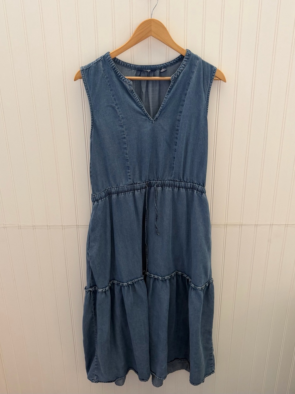 Lands' End Sleeveless Chambray Midi Dress in Blue Size M
